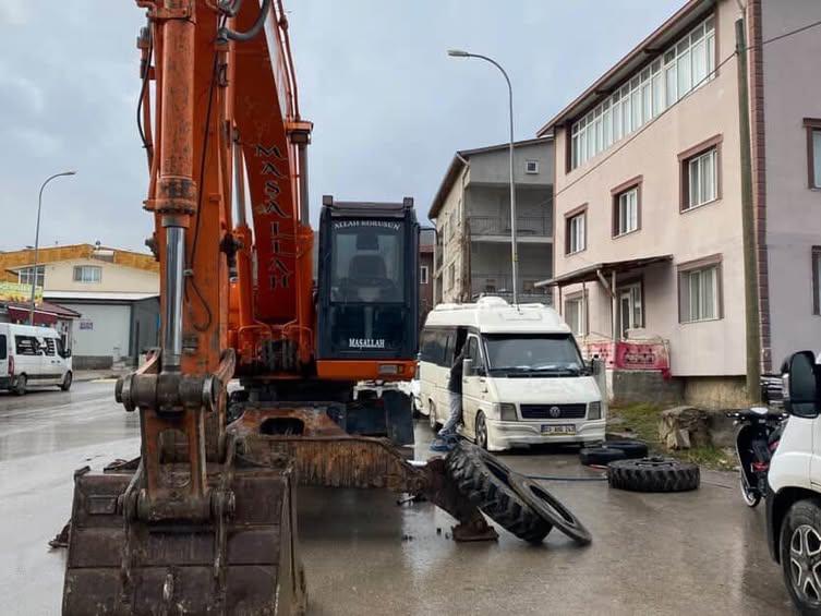 Zorlu Hava Şartlarında İş Makinesi Servisi